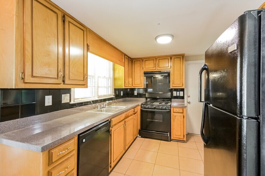 Building Photo - 4629 Dogwood Farms Dr