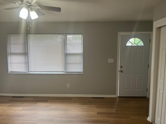 Building Photo - 5101 Holbrook Dr
