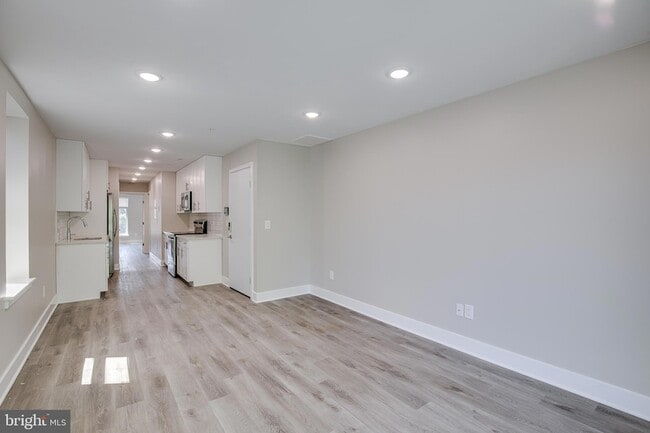 Building Photo - 2015 N College Ave