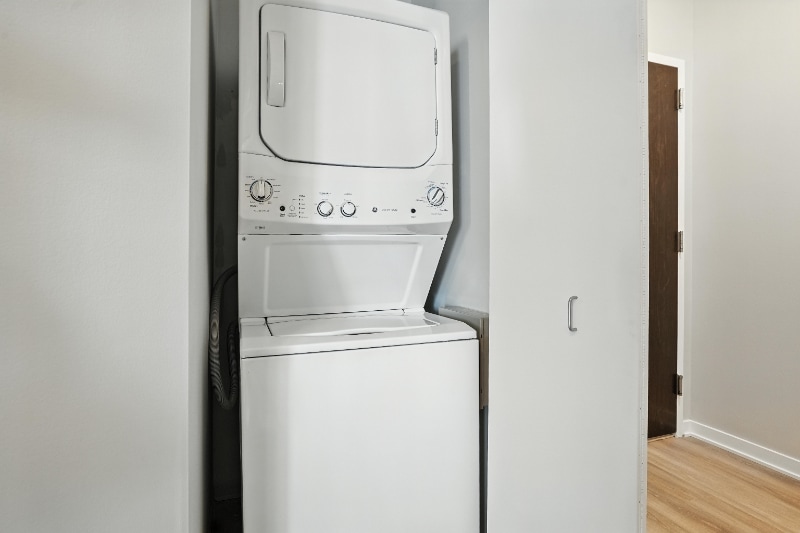 Building Photo - 341 E Ohio St