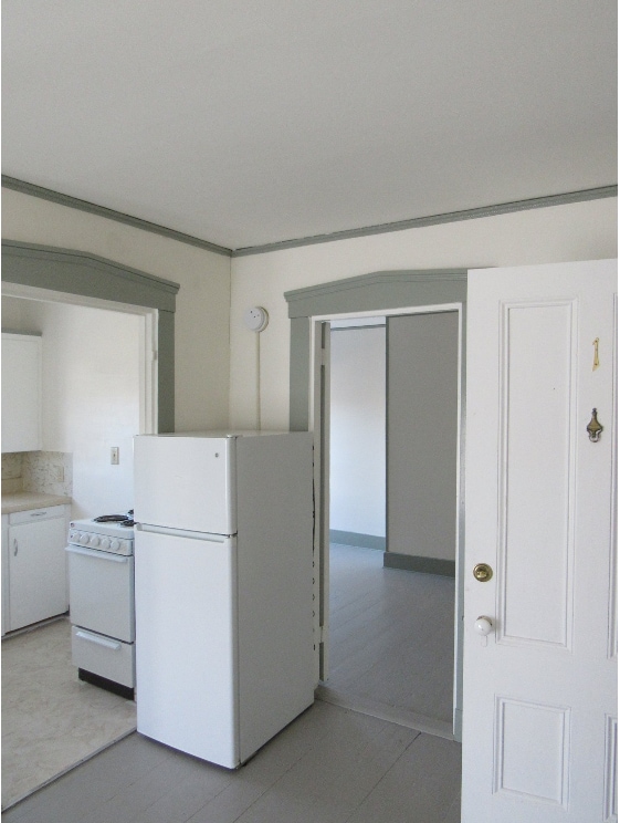 View of kitchen and bedroom entrance. - 34 Obrien Ave