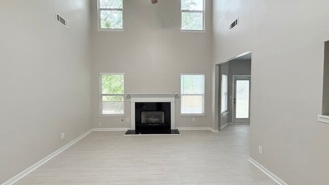 Building Photo - 765 Rockbass Rd