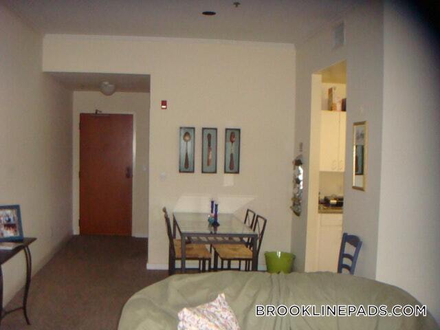 Building Photo - 4 Davis Ave