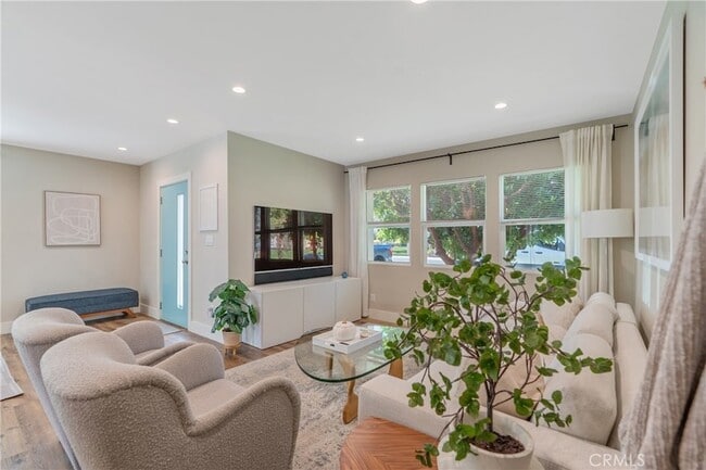 Building Photo - 8034 Airlane Ave