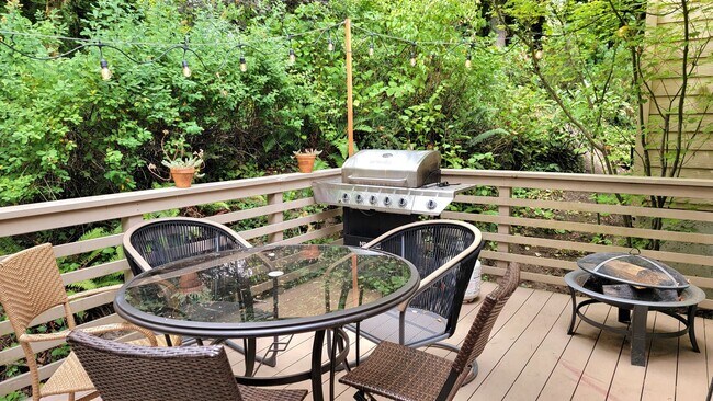 Building Photo - Beautiful Contemporary 3 bed/2ba home in M...