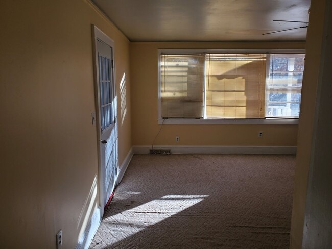 Building Photo - 2bd/1ba Near Downtown Greenville