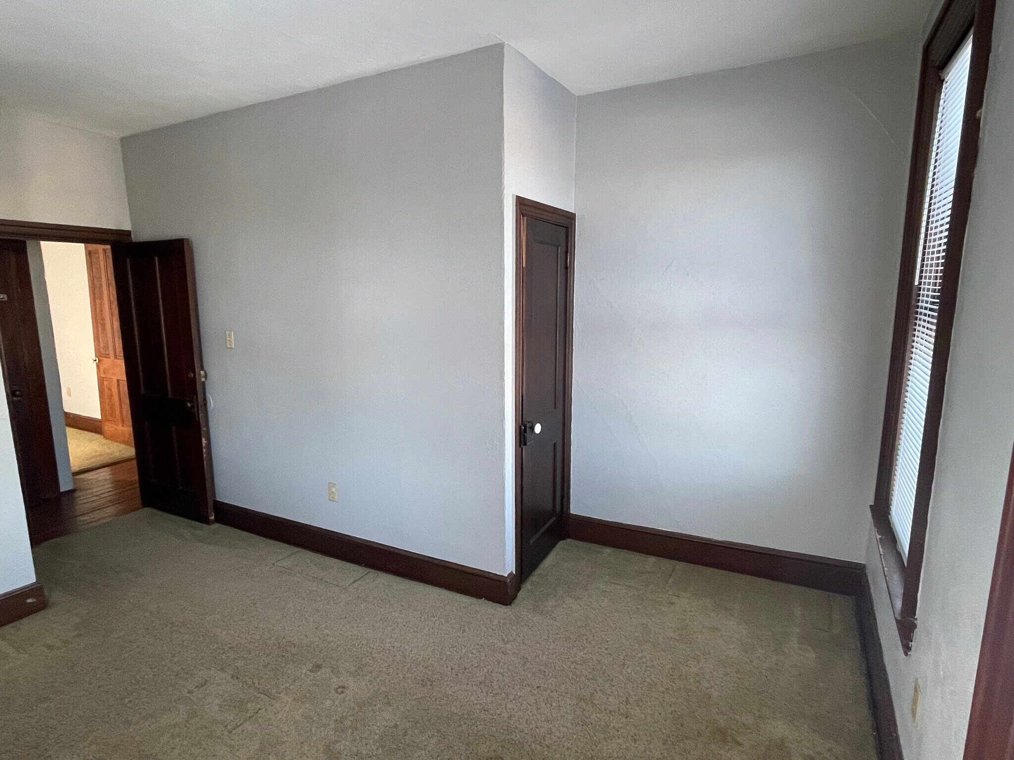 Building Photo - 156 S Broad St