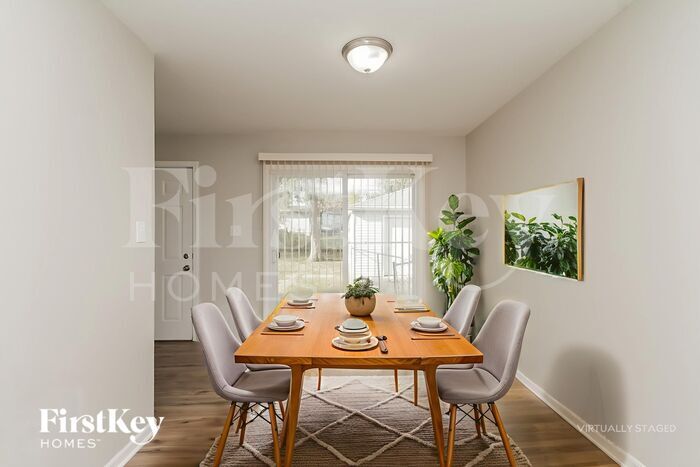 Building Photo - 408 Dalhart Ave