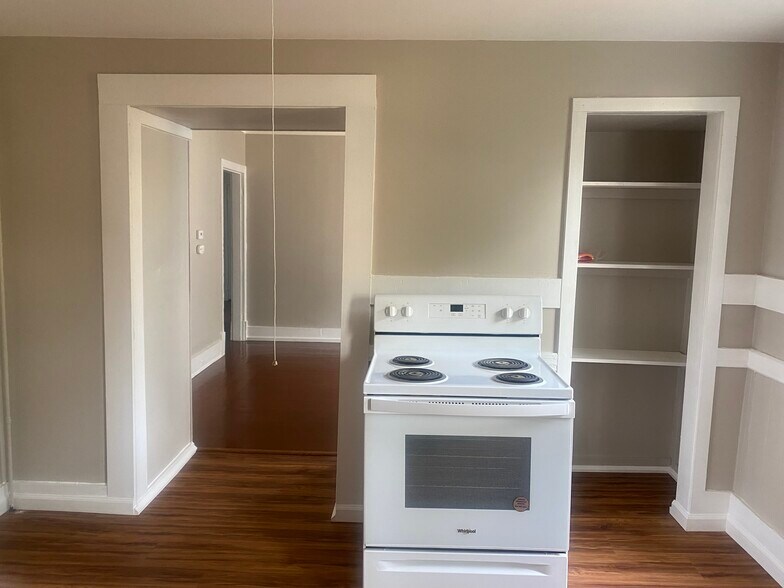 Building Photo - 22 Crane St