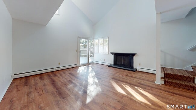 Building Photo - 6 Lyle Ct