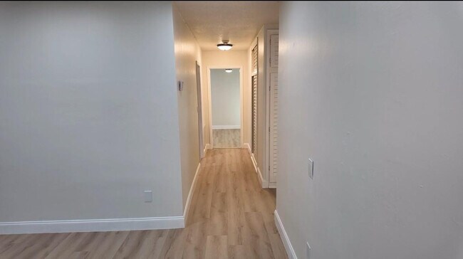 Building Photo - 600 NW 38th Ct