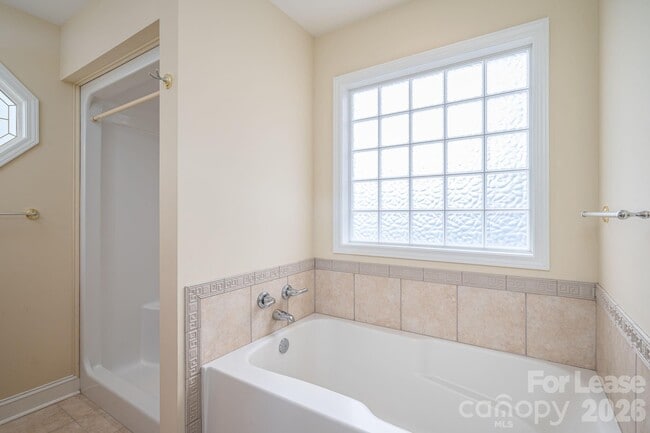 Building Photo - 4626 Little Creek Dr