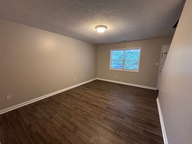 Building Photo - 2 Bed 1.5 Bath Apartment in Benton