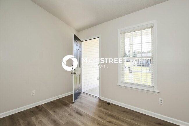 Building Photo - 3 Bedroom Pet-Friendly Home in THOMASVILLE, NC with Main Street Renewal