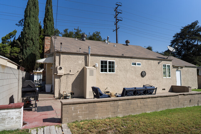 Building Photo - 4412 W Verdugo Ave