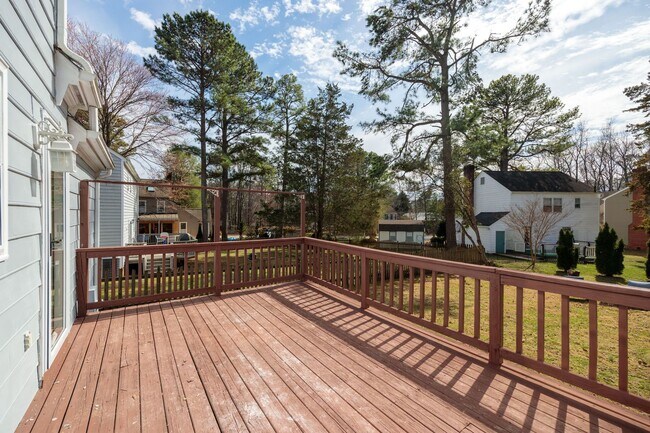 Building Photo - Beautiful 4 Bedroom 3 Bathroom Home in North Chesterfield ***Available Early April***