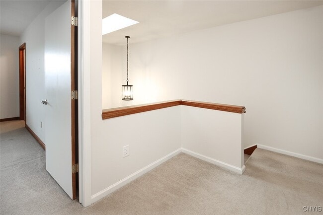 Building Photo - 442 Summerhaven Dr N