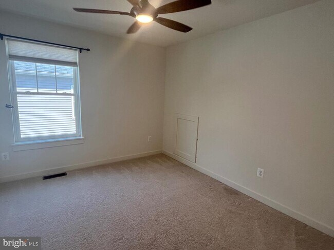 Building Photo - 1705 Willard Way