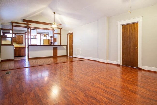 Building Photo - 416 E Huntsville Rd