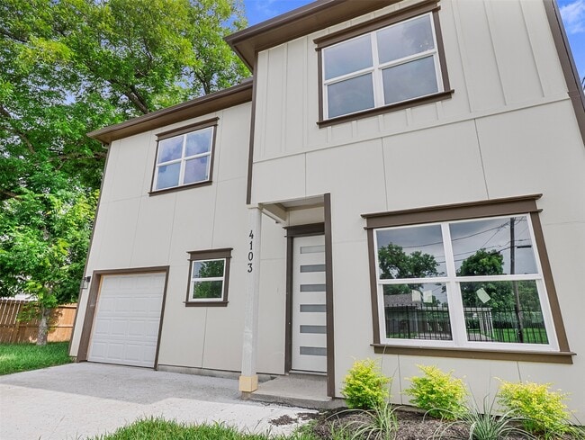 Building Photo - 4107 E Toliver St