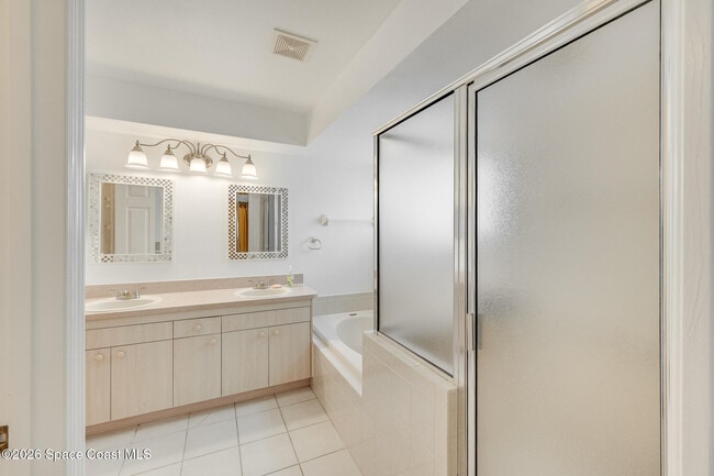 Building Photo - 330 Las Olas Dr