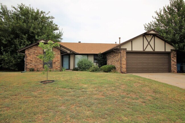 Building Photo - 1315 W Gemini Rd