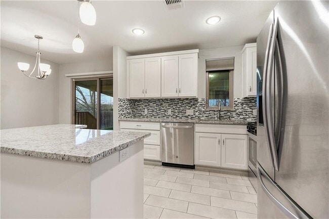 Building Photo - 108 E Skyview Rd