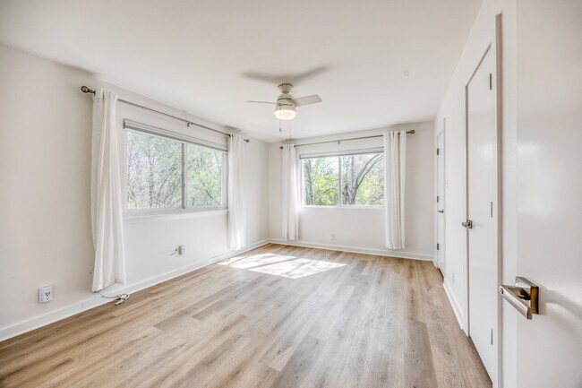 Building Photo - 5407 Spring Meadow Rd