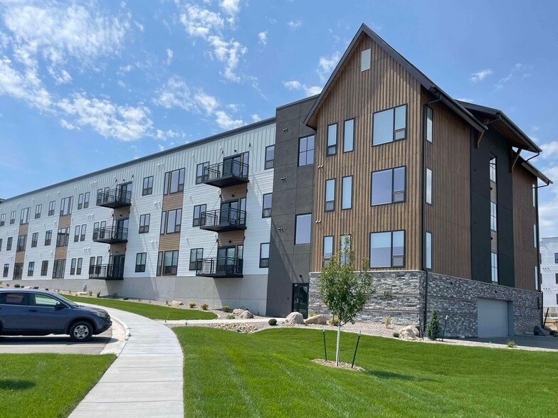 The Earl Apartments Garage - The Earl Apartments and Twin Homes