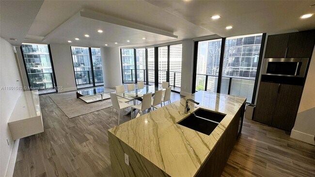 Building Photo - 801 S Miami Ave