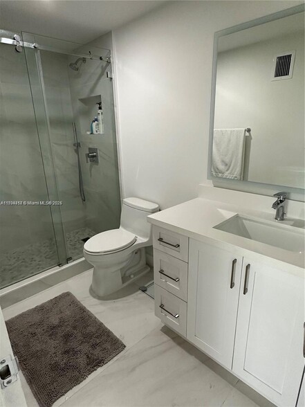 Building Photo - 5825 Collins Ave