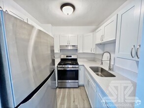 Building Photo - 2 Bedrooms | 1 Bathroom | 1 Parking in Wai...