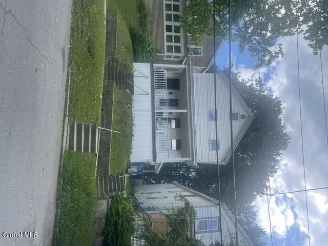 Building Photo - 12 1/2 E Clinton St