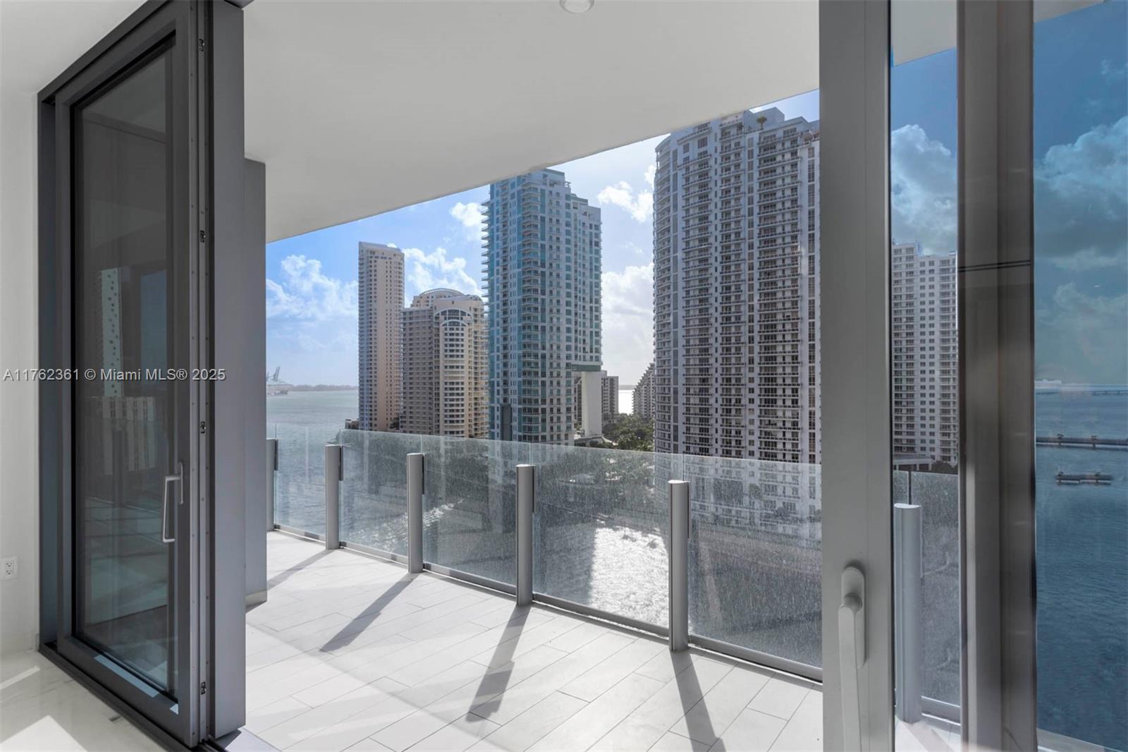 Building Photo - 300 Biscayne Boulevard Way
