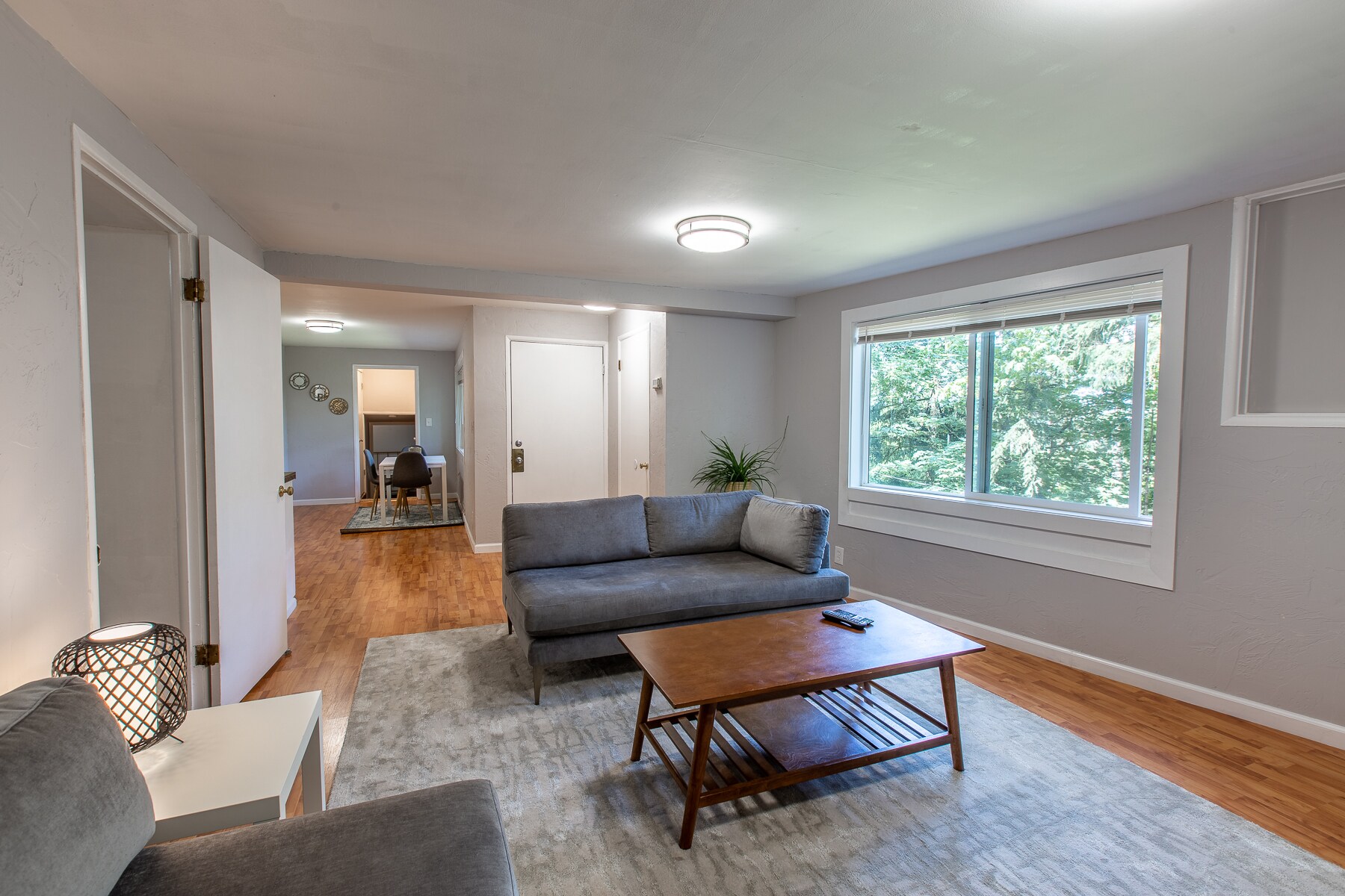 Building Photo - 2401 Birch Ln