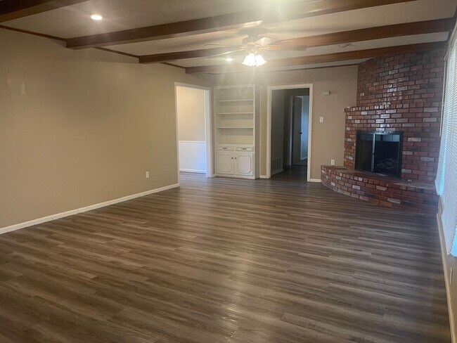 Building Photo - Wonderful House