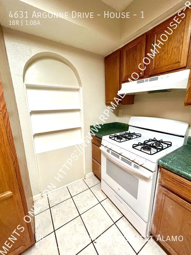 Building Photo - AVAILABLE NOW! ROOM FOR RENT!! 1 Bedroom N...