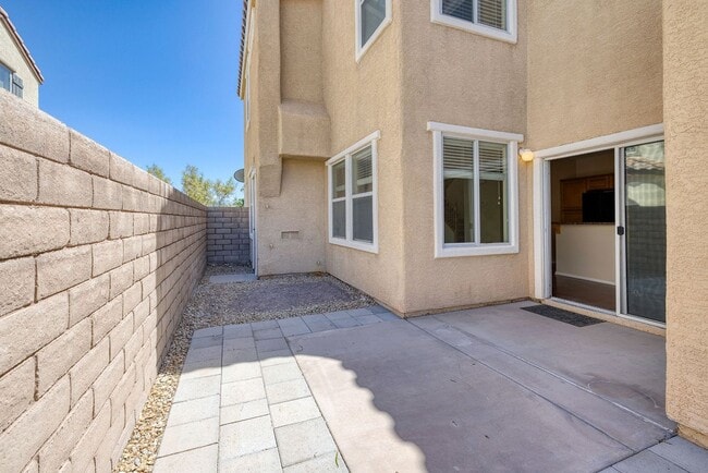 Building Photo - Well Kept Summerlin 3 Bedroom Home