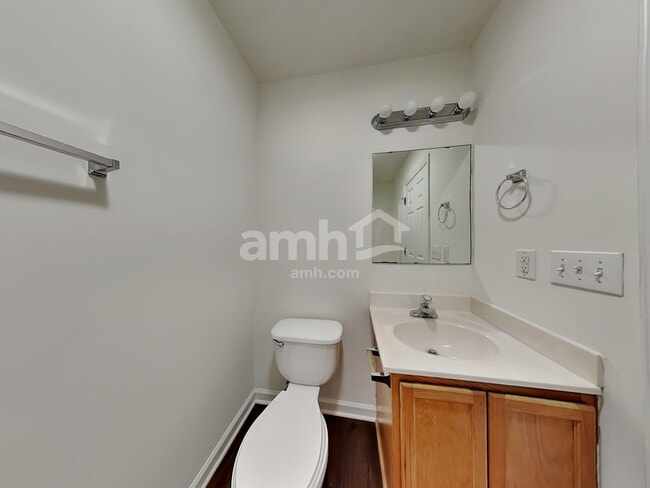 Building Photo - 6025 Brentwood Park Pl