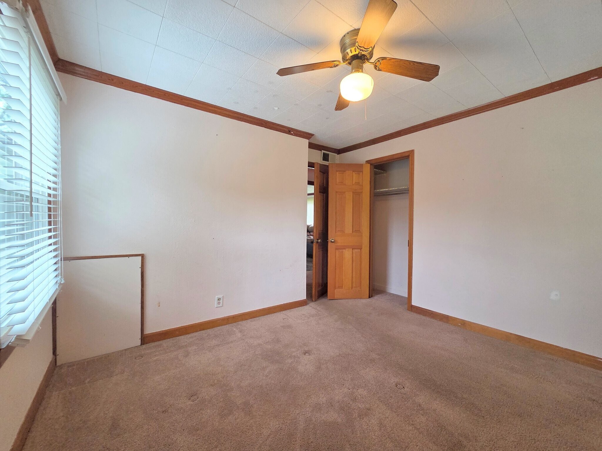 Building Photo - 336 E Orchard St