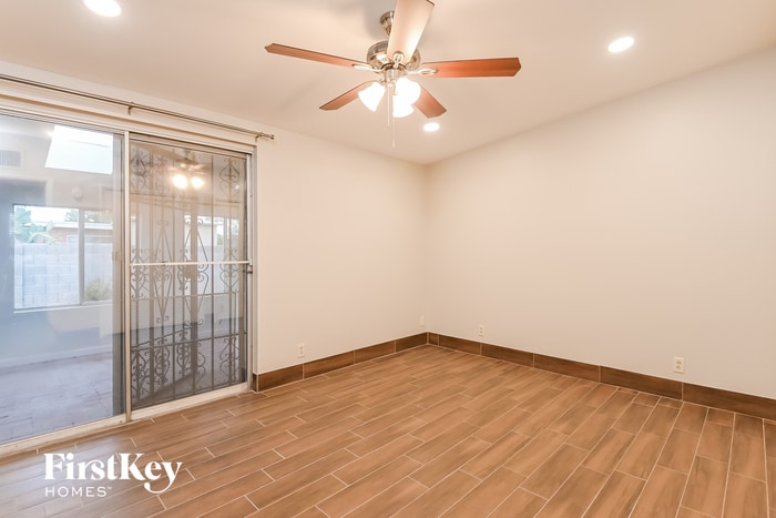 Building Photo - 8940 E Pine Valley Dr
