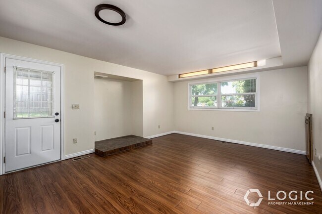 Building Photo - 5613/5617 S 1250 E