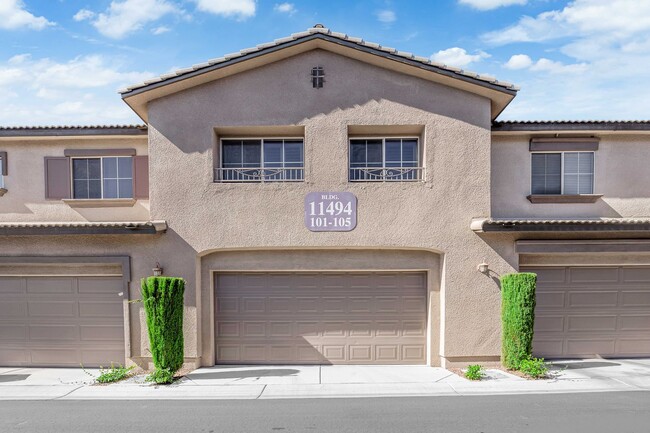 Building Photo - 2 Bed, 2.5 bath Townhome for rent in the h...