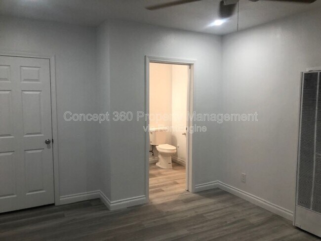 Building Photo - 1327 W Parade St