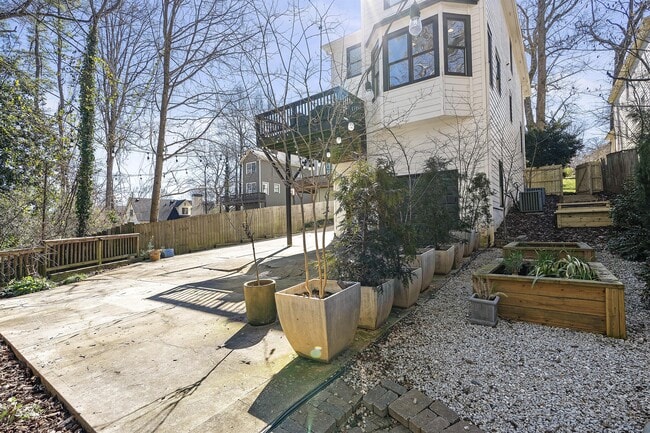 Building Photo - 3102 Alston Dr