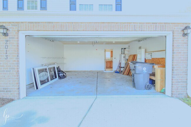Building Photo - 2013 Laurel Oak Ct
