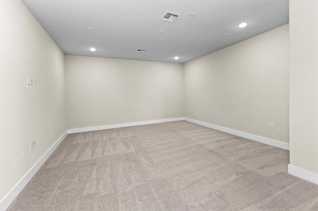 Building Photo - 8901 Chrysler Bend