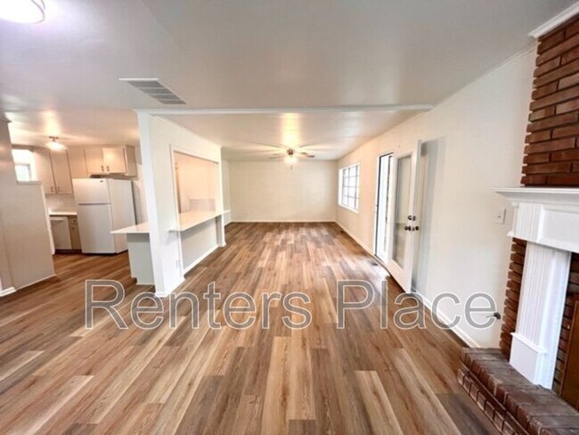 Building Photo - 4616 E 46th St