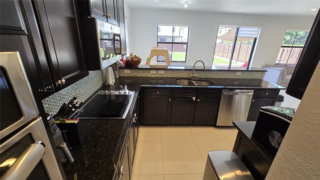 Building Photo - 10032 NW 87th Terrace