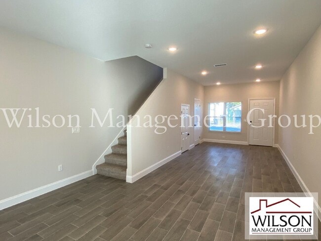 Building Photo - 732 S Lee Ave